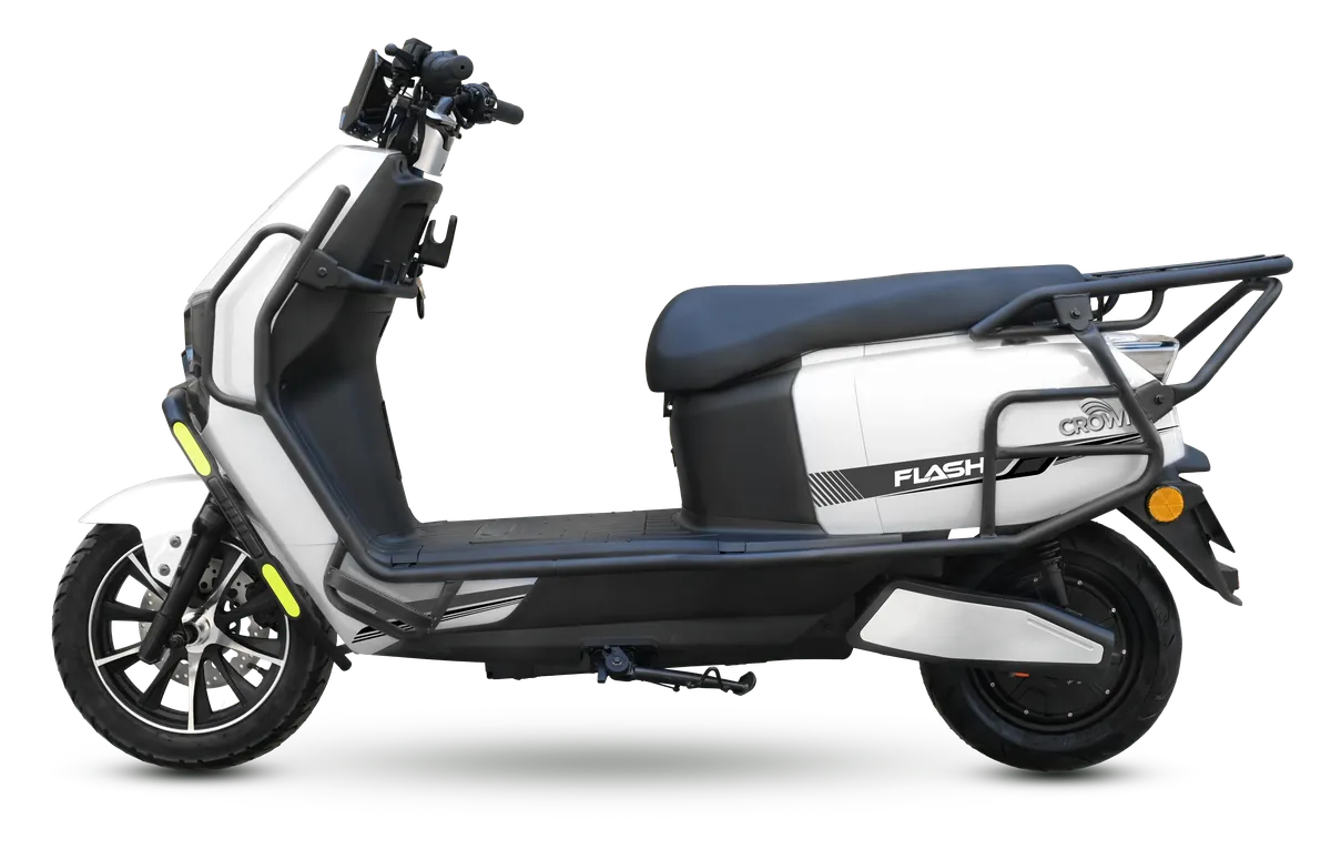 Flash electric scooter in White