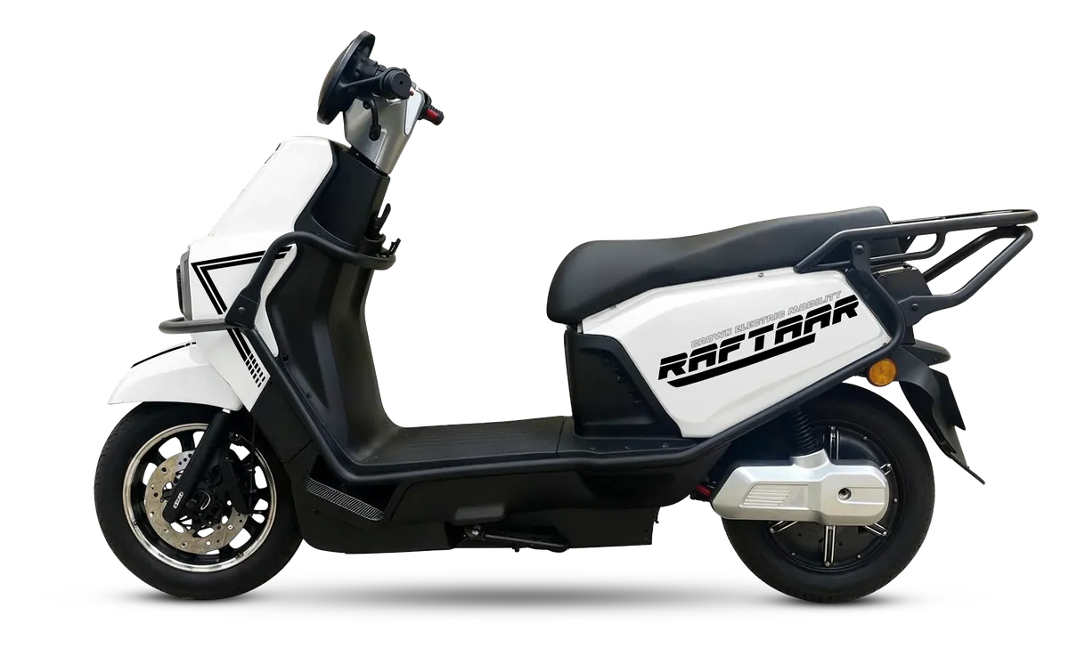 Raftaar electric scooter in White